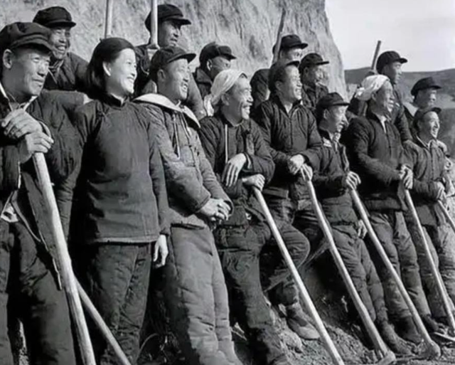 他曾任重庆市委书记，1984年被降为县委书记	，说：在农村也能做事