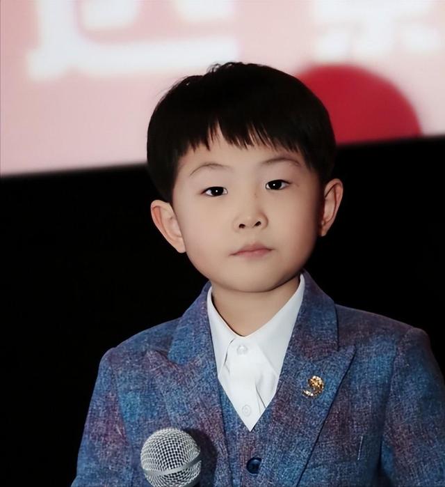 3岁上央视，5岁登春晚，7岁就年薪百万，没想到现在却成了这样子