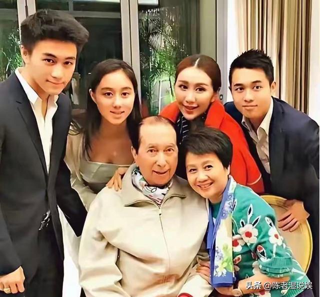 "哈弗学霸"辛奇隆：22岁成为赌王女婿，结婚5年后，他如今怎样？