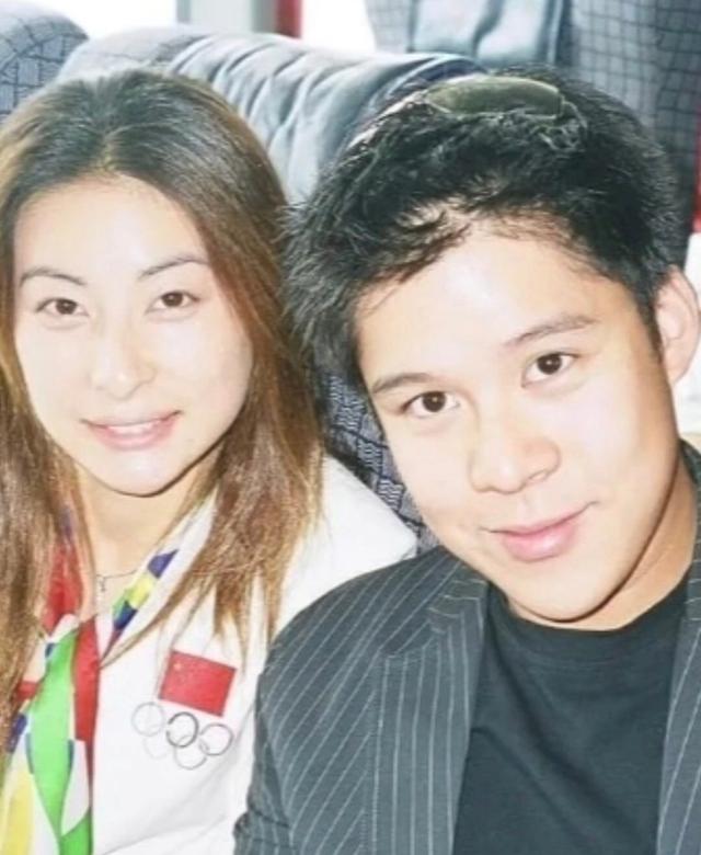 霍启刚没想到，44岁郭晶晶再传喜讯，让霍震霆和香港阔太圈沉默了