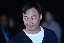 陈奕迅澳门演出惹争议，台下歌迷要求讲国语，遭陈奕迅拒绝并回怼图片