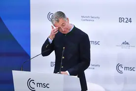 这位顶级外交官当场哭了图片