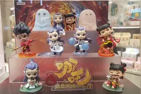 《哪吒2》火了，周边卖“疯”了！记者走访：海口多家潮玩商店相关产品基本售罄图片