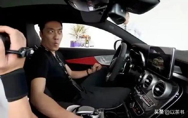 离开董明珠，王自如自曝欠债一个亿，李嘉诚说的话含金量还在上升