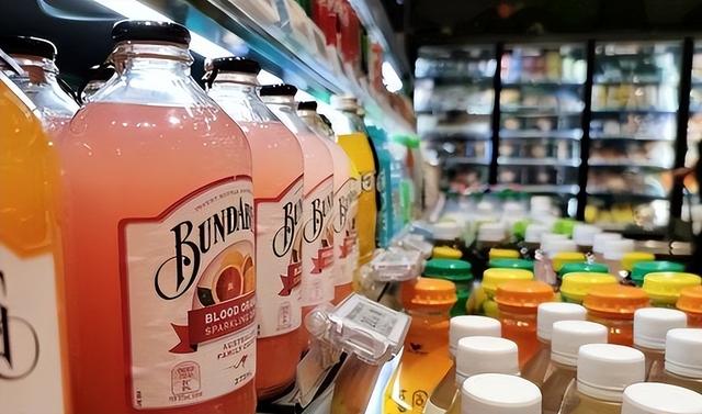 年赚1651亿、超越农夫山泉！伪装成国货的日本饮料，凭啥拿捏国人