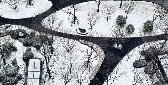 西安高新：一眼心动！今日雪落未来之瞳