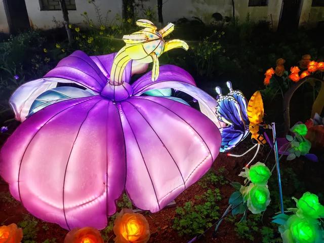 桂林:首届非遗千灯游园,光影艺术璀璨盛宴!