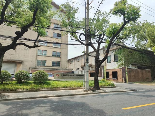 复兴岛上共青路，工业遗存赋新能