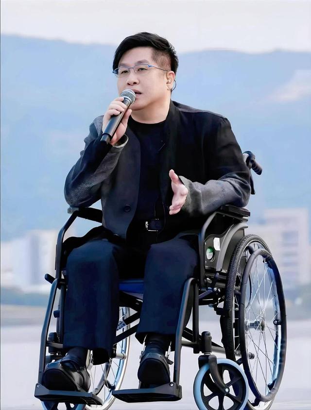 没完没了？郑智化第三条发文才最恶劣，偏激早见端倪，全网抵制