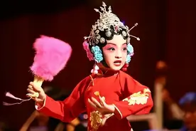 梨园春走出的小擂主，孔莹成硕士，秦梦瑶当老板，张玫参加好声音图片