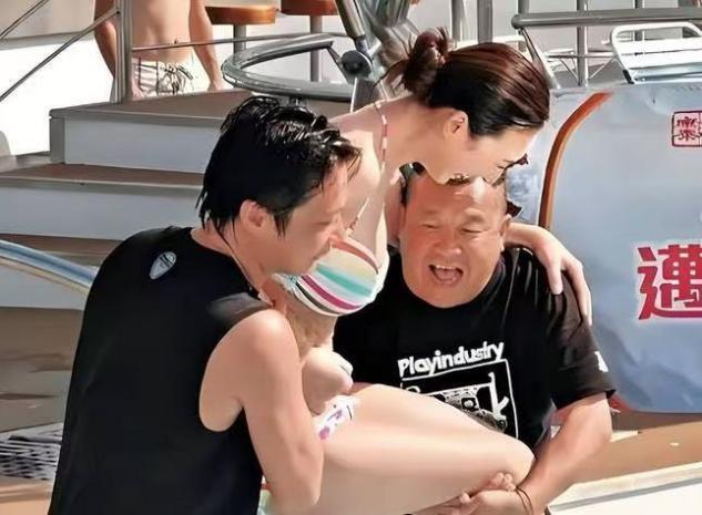 陪睡陪玩只是冰山一角，明星曝出的圈中内幕，一个比一个荒唐！
