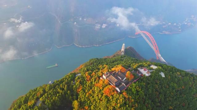 巫山：等到满山红叶时