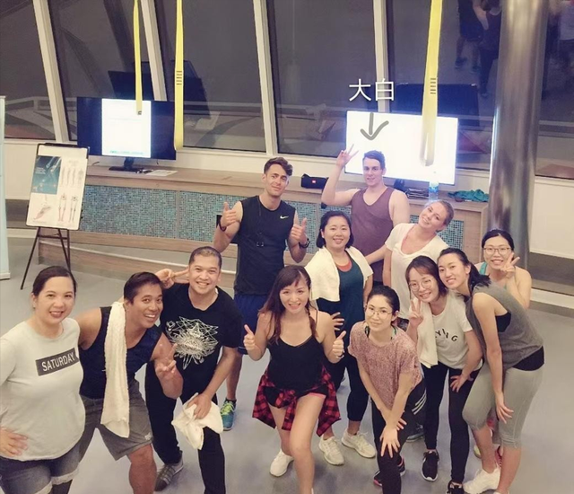 英国小伙爱上广东女孩，结婚后做上门女婿，继承老丈人全部资产
