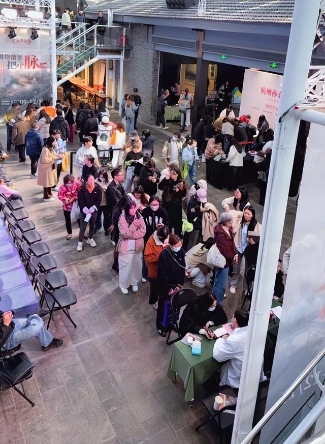 谁说传统文化不酷？西湖边的博览会博物馆直接被年轻人攻陷了！