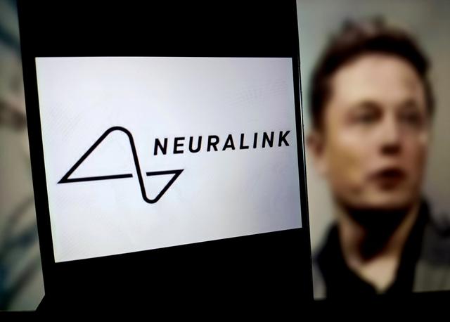 Neuralink植入12人后爆雷：黑客离篡改你记忆只差一个脑机接口