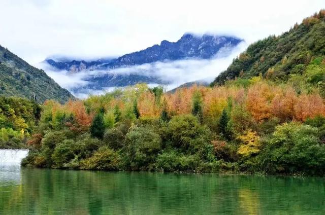 初秋官鹅沟：水清山染、静候君来