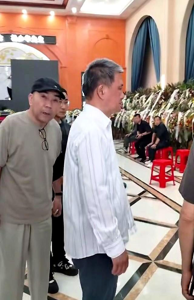 李金斗现身杨少华灵堂！几个儿子高下立判，杨议一做法被指不合适