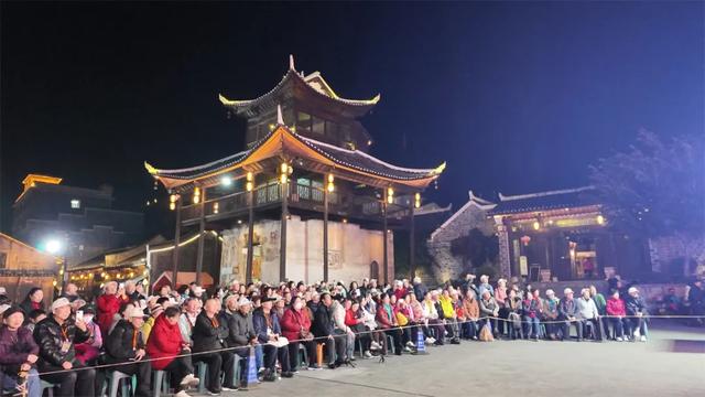 “熊猫专列”游客团深度体验贞丰自然与人文