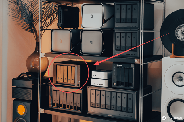 NAS深度思考清单：神仙打架，才要清醒丨极、绿、群、威，怎么买