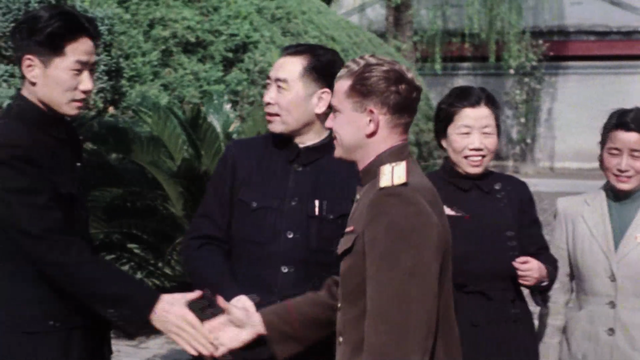 毛岸英喊了声“朱德同志	”，毛主席生气拍桌子：连我都要叫老总