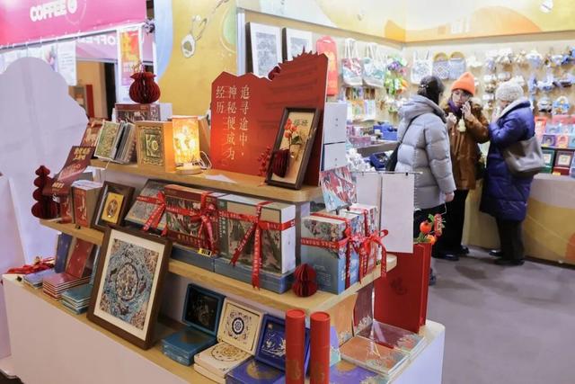 艺术跨年 全民共创 第十届中国北京国际美术双年展跨年活动在北京展览馆举办