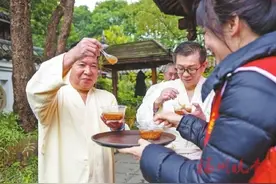 喝粥品美食 温泉福地过拗九图片