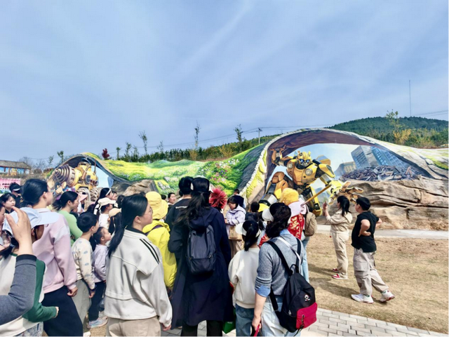 212.93万人次！入列十大热门城市！