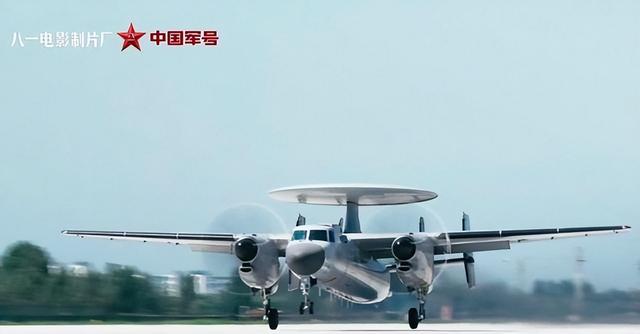 空警-600 “抄袭” E-2D？看尾翼、雷达、航程差距，实则领先半代