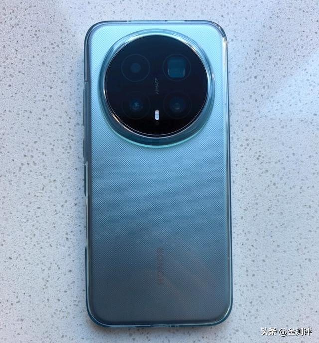 2025三大机皇对决，骁龙8至尊+7500mAh，谁才是真王者