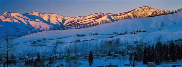 新疆大地的脊梁