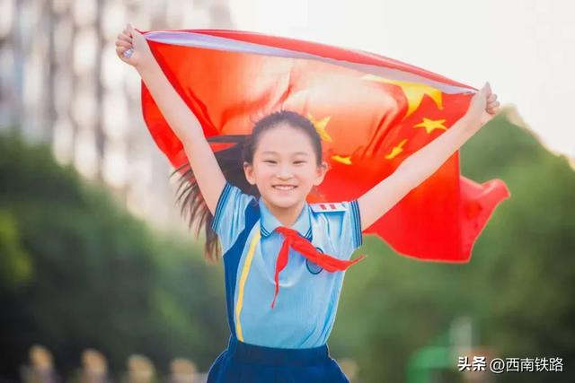 今天，站车里一片热闹！