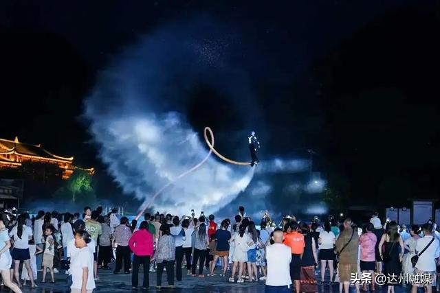 2025万源龙潭河泼水电音节首日燃爆！点燃狂欢盛夏~