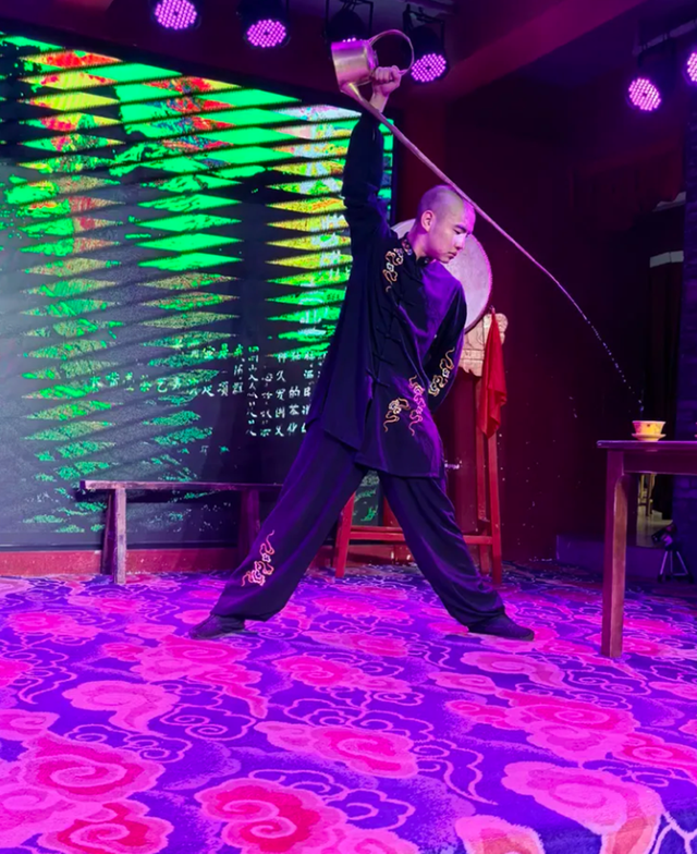 宽窄巷子里，藏着蜀地的自信与闲适