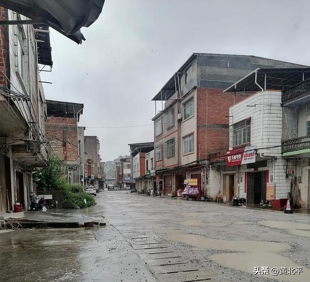 广西南宁市宾阳县消失的马岭圩，地处昆仑关脚下为何十铺九空？