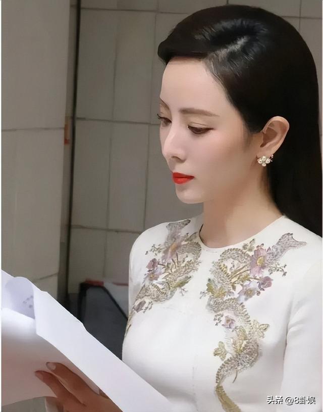 狐狸尾巴藏不住？李思思离开央视原因曝光，原来“野心”不止于此