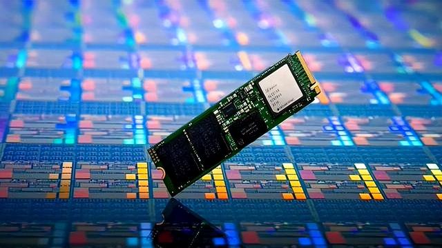 这也能赖中国？美媒：美芯片价格暴跌90%，都怪中国不肯买！