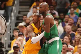 奥尼尔故意抬高科比的历史地位？三连冠我非最好的球员，科比才是图片