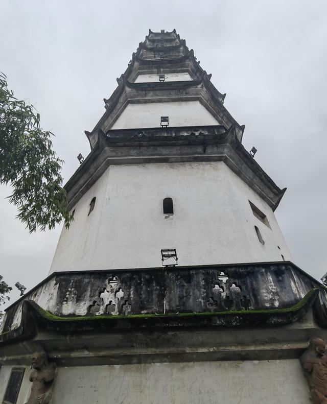 我是北京人，在四川泸州逛了几天，憋不住想讲讲这趟行程的感受。