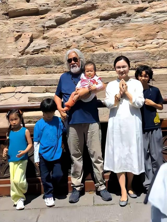 拔出萝卜带出泥，张纪中再迎噩耗，转移财产是冰山一角，麻烦大了