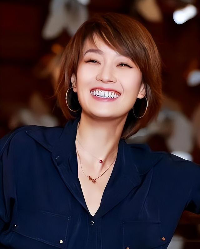 49岁马伊琍迎高光时刻！网友狂送祝福：人生第二春太酷了