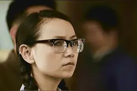 《父母爱情》多年以后，观众仍在问：码头上的黄衣女子到底是谁？图片