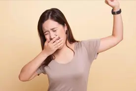 胃里有气往上反，经常打嗝嗳气，老中医提示：你可能得了这种病！图片