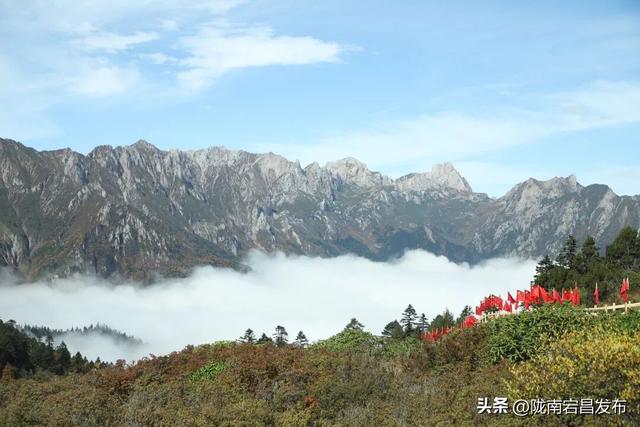 国庆登雷古山：红染群山处 云海伴咖啡