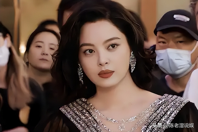 陪玩陪睡仅冰山一角！集体开嫖、舔手指、互撕，"圈中内幕"太荒唐