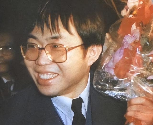 聂卫平去世不到一天，小23岁妻子身份曝光，原来她才是人间清醒