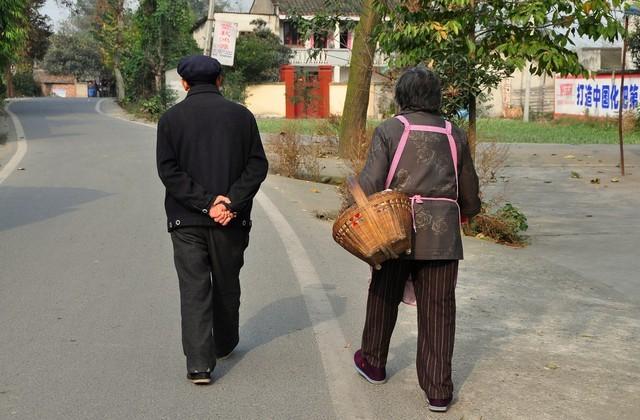 退休后，做对了这两件事，日子过得悠闲又自洽