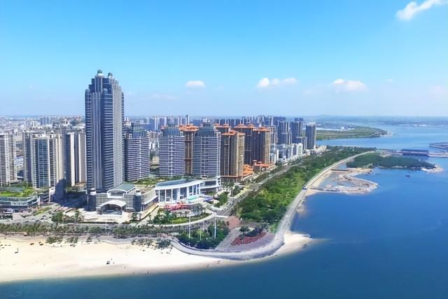 湛江金沙湾：碧海映金沙 湾美醉游人