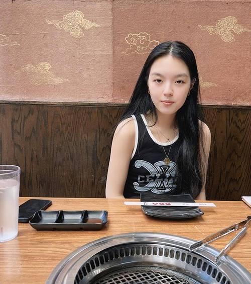 李咏也没想到，自己离世8年后，23岁的女儿就走上一条“不归路”