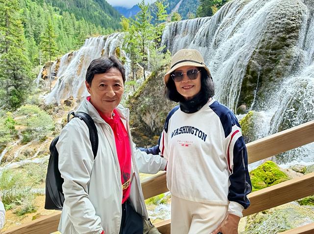 四川旅游：三游人间仙境九寨沟（图）