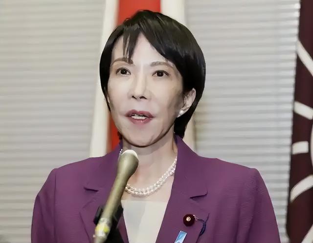 沉寂1天，高市早苗终于签字，日本砸9万亿反华	，解放军动作更大